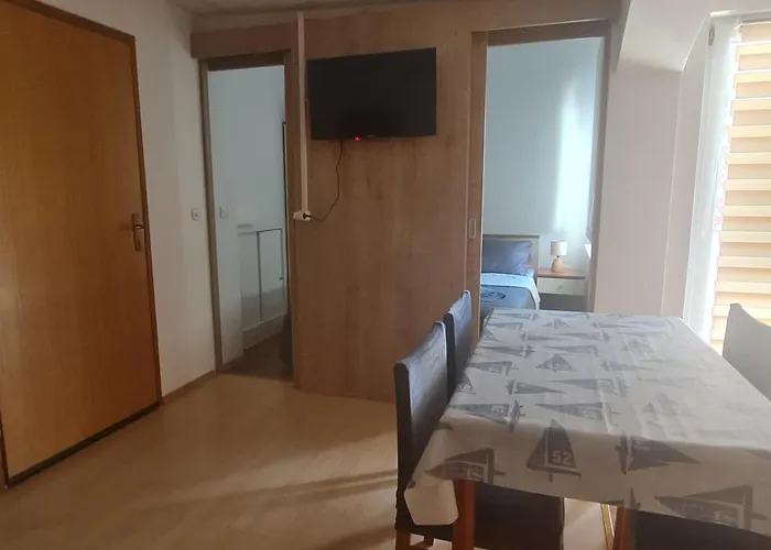 アパート Jadro ヴィル